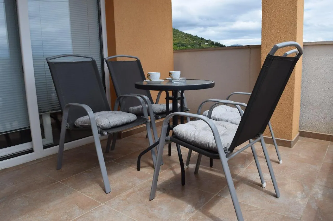 Apartmani Barisic Trogir 0*,  Croatia