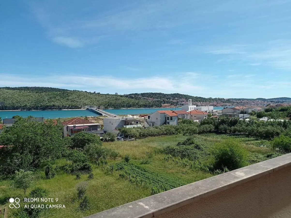 Apartmani Barisic Trogir Guest house