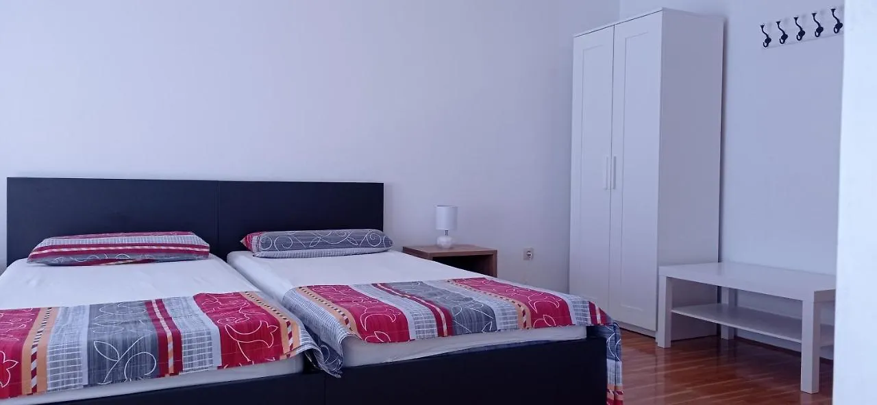 Guest house Apartmani Barisic Trogir Croatia