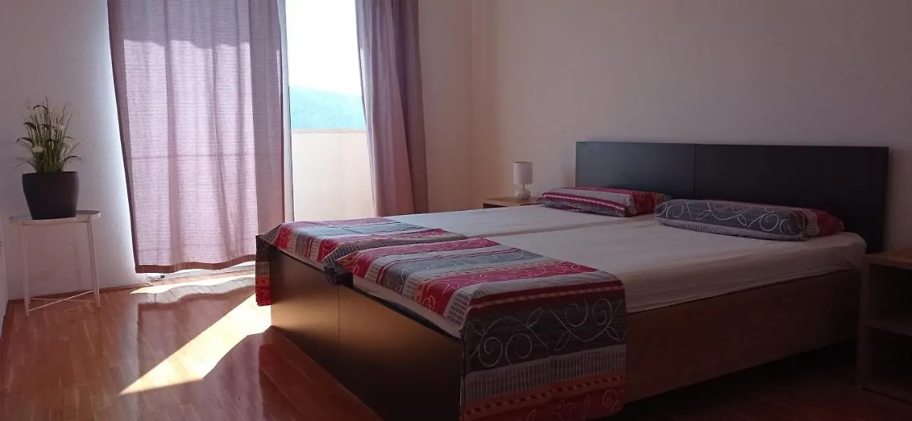 Guest house Apartmani Barisic Trogir